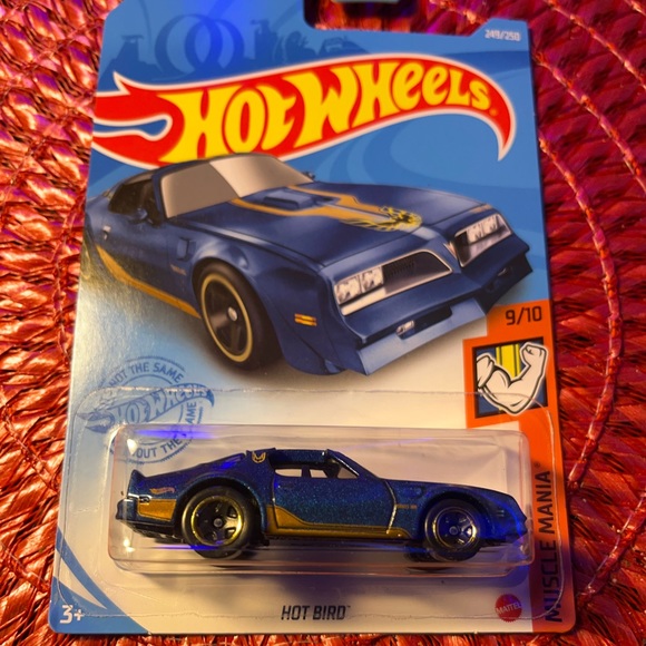 Hot Wheels Muscle Mania Hot Bird - Picture 1 of 3